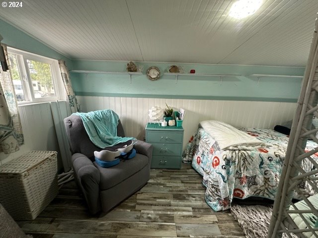 28800 Salmon River Highway Grand Ronde, OR 97347 - Photo 20 of 37 a bedroom with a bed and window