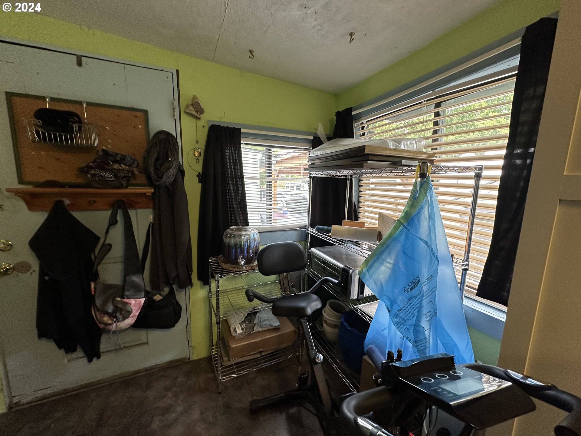 28800 Salmon River Highway Grand Ronde, OR 97347 - Photo 30 of 37 a work room with furniture and a window