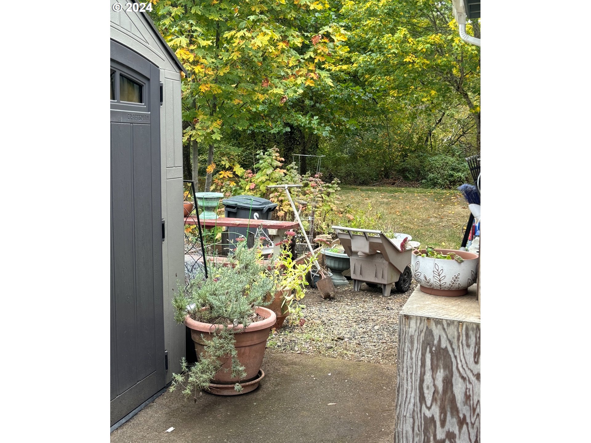 28800 Salmon River Highway Grand Ronde, OR 97347 - Photo 31 of 37 a view of a garden from balcony