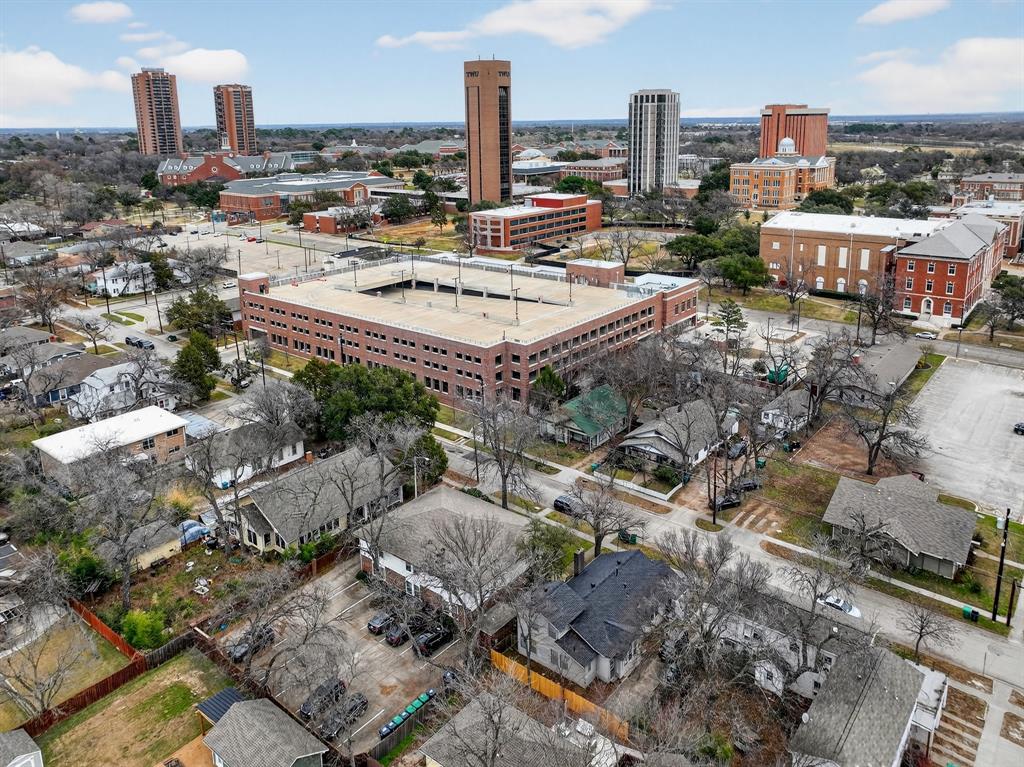 1111 North Austin Street Denton, TX 76201 - Photo 8 of 12