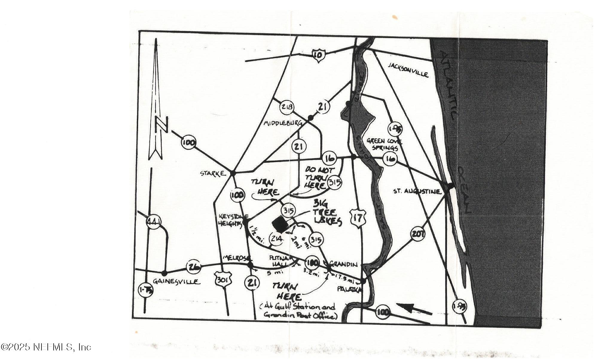 5496 Jefferson Street Keystone Heights, FL 32656 - Photo 2 of 3 a picture of a black and white wall