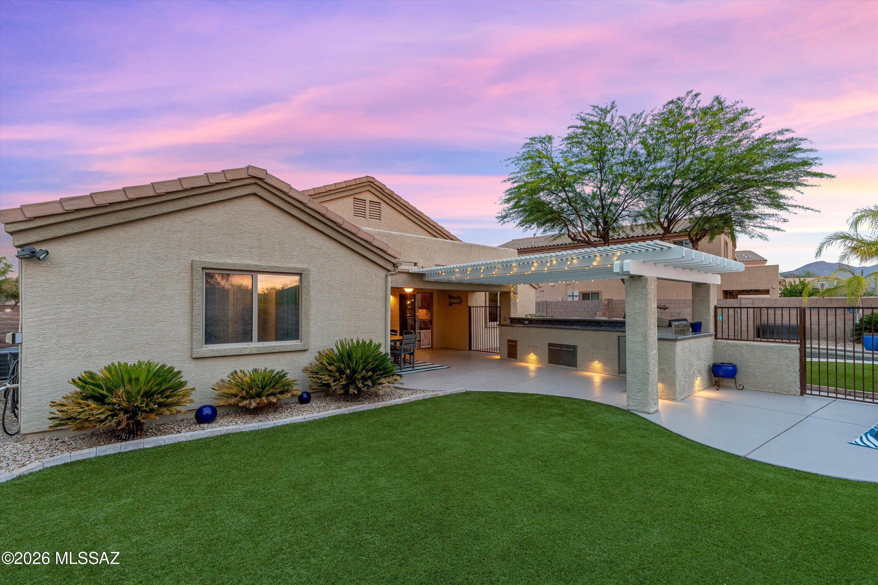 7169 West Oracle Ridge Trail Tucson, AZ 85743 - Photo 5 of 51 42-Back of Home