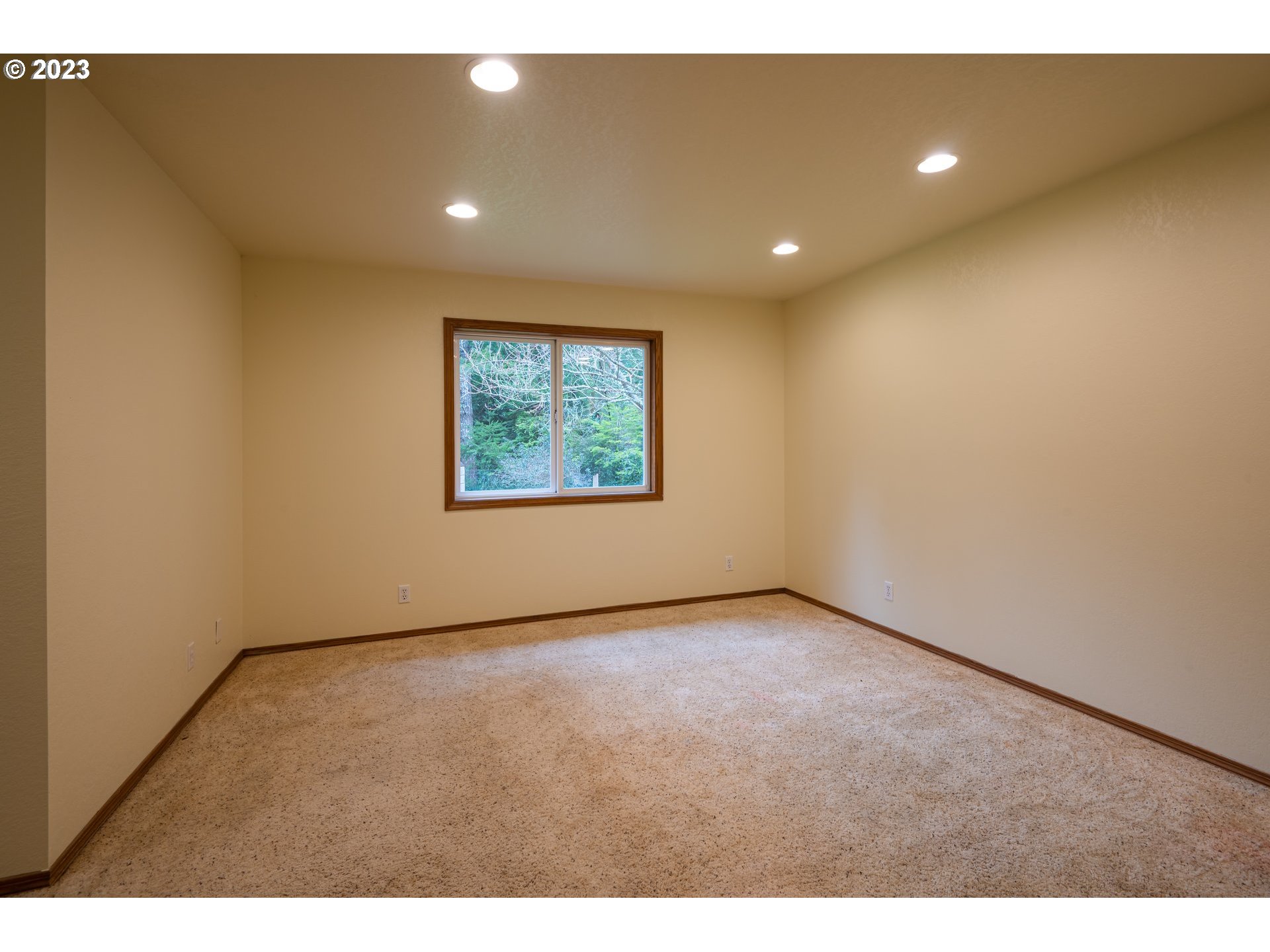 87763 Two Mile Lane Bandon, OR 97411 - Photo 27 of 41 a view of an empty room