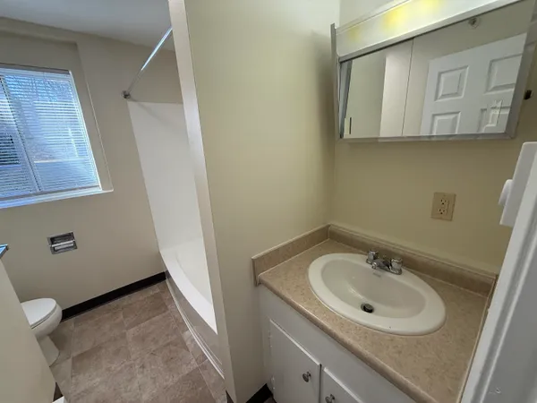 $1,799 | 93 West Street, Unit 14, Milford, NH 03055
