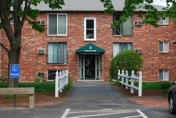$1,799 | 93 West Street, Unit 14, Milford, NH 03055