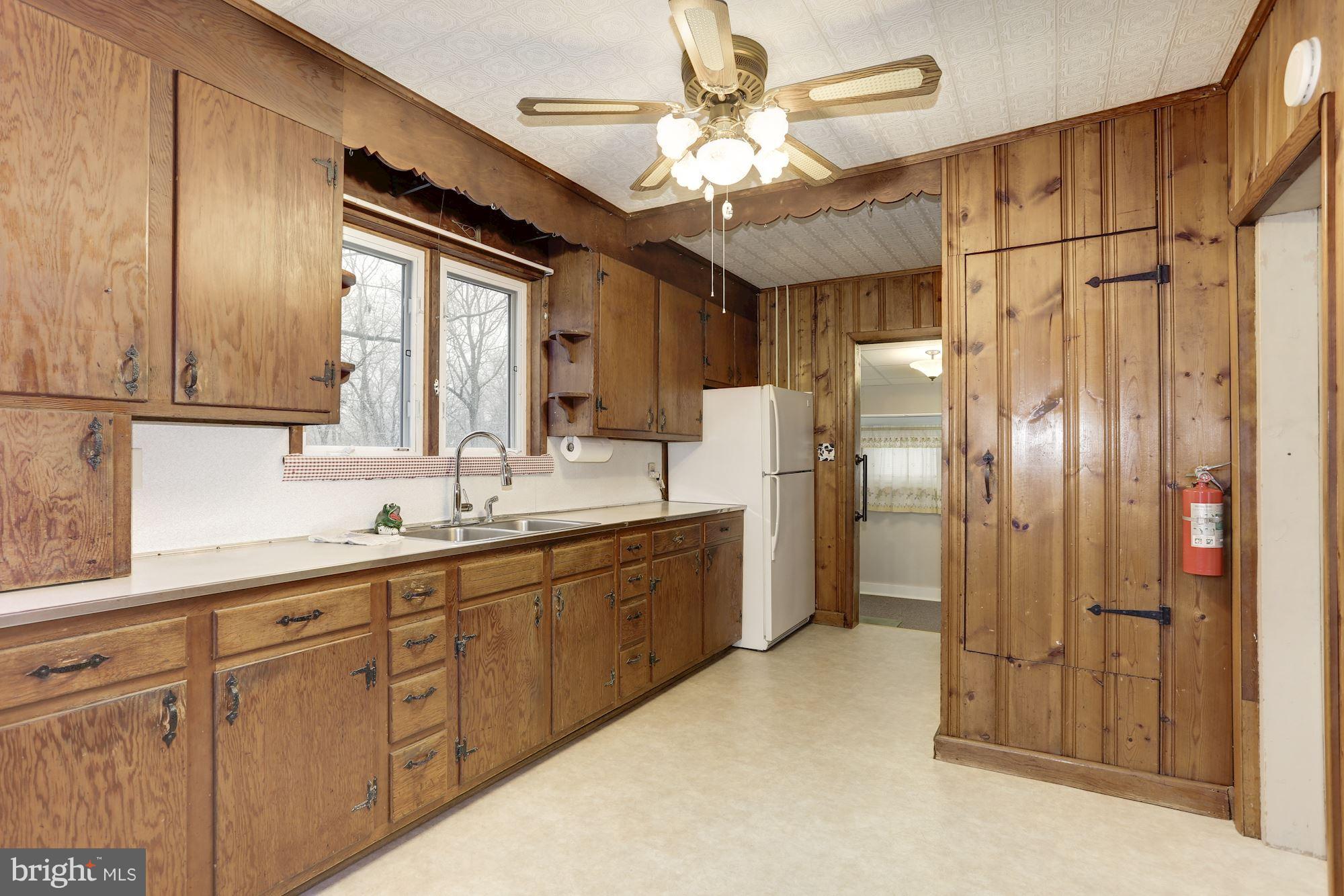 2903 Cedarhurst Road Finksburg, MD 21048 - Photo 11 of 30 Kitchen