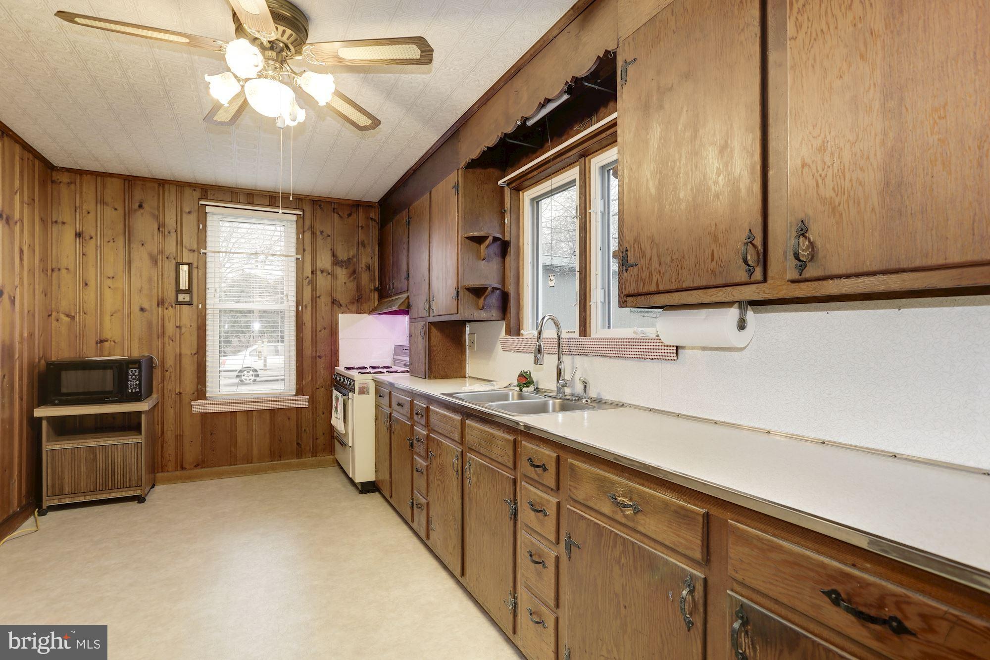2903 Cedarhurst Road Finksburg, MD 21048 - Photo 9 of 30 Kitchen