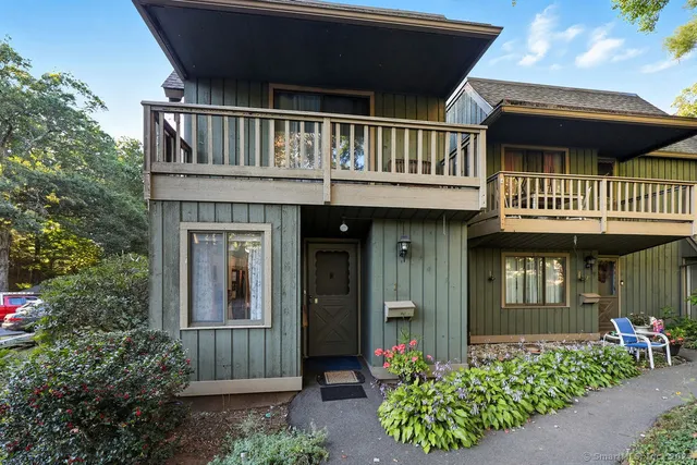 $280,000 | 1 Coach Drive, Unit 1, Southington, CT 06489