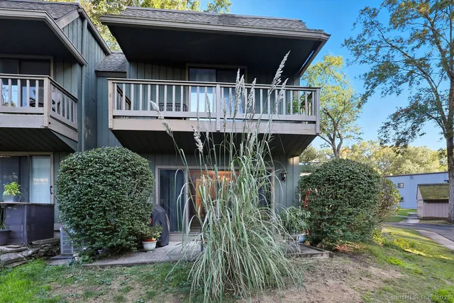 $280,000 | 1 Coach Drive, Unit 1, Southington, CT 06489