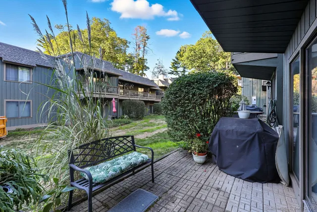 $280,000 | 1 Coach Drive, Unit 1, Southington, CT 06489