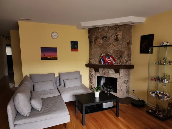 $2,400 | 1405 Clairmont Court, Vernon Hills, IL 60061