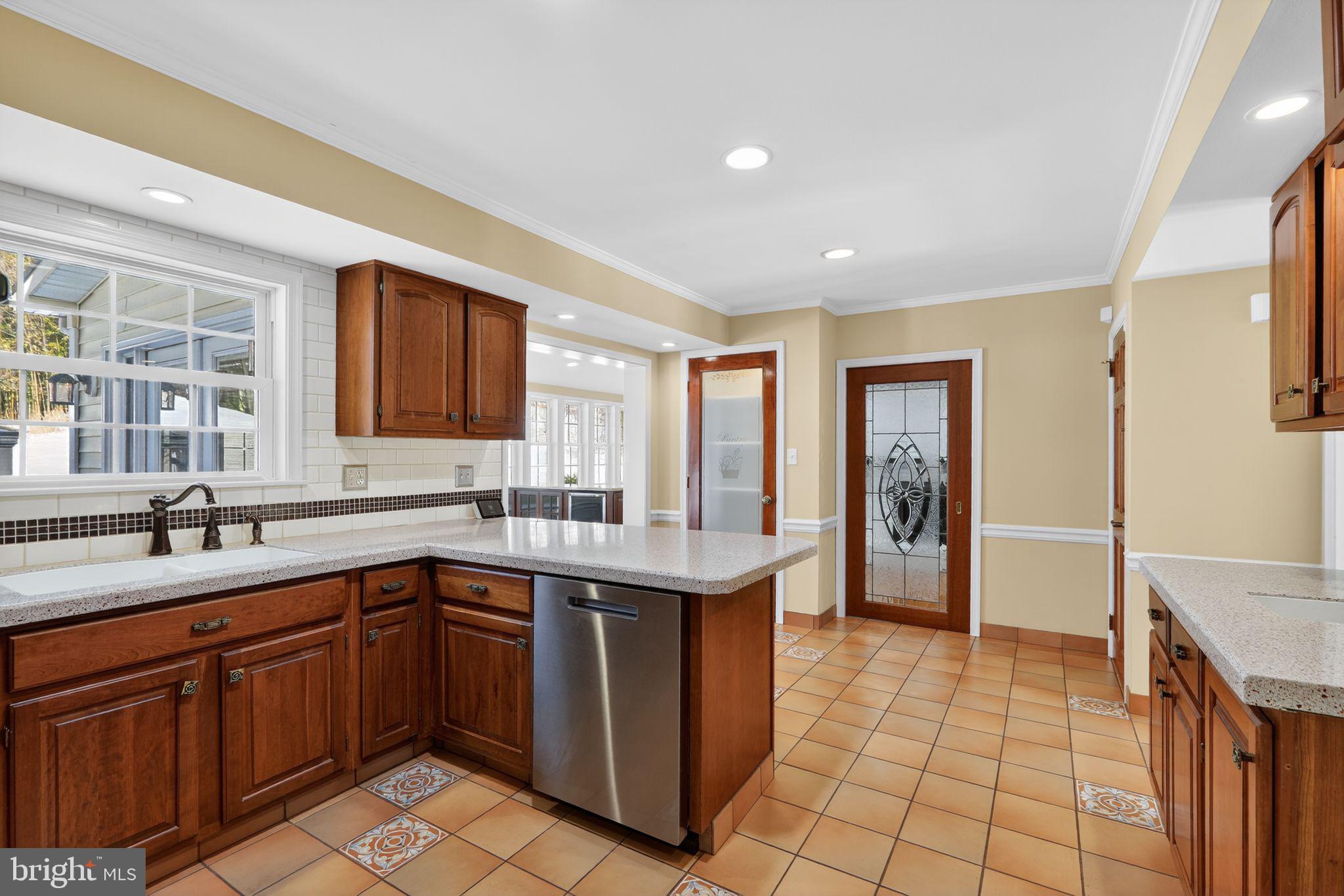 609 Thomas Road Downingtown, PA 19335 - Photo 11 of 47