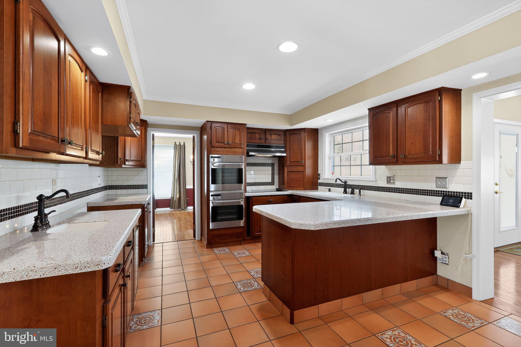 609 Thomas Road Downingtown, PA 19335 - Photo 9 of 47