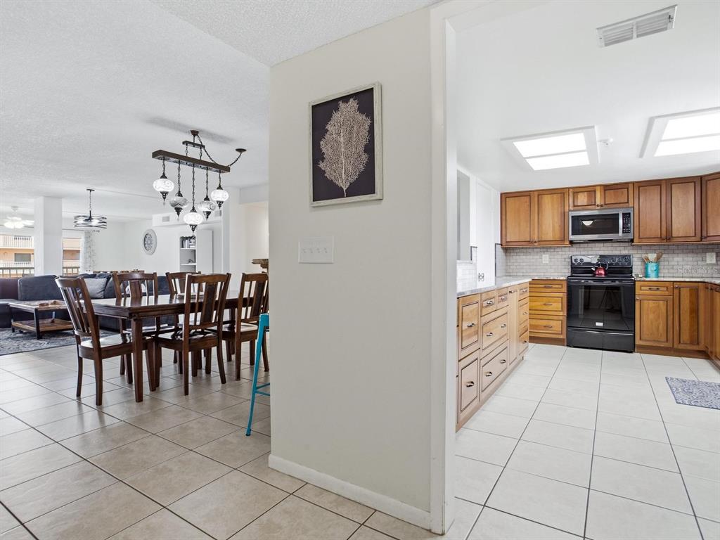 1005 Gulf Boulevard, Unit 10 Indian Rocks Beach, FL 33785 - Photo 13 of 70