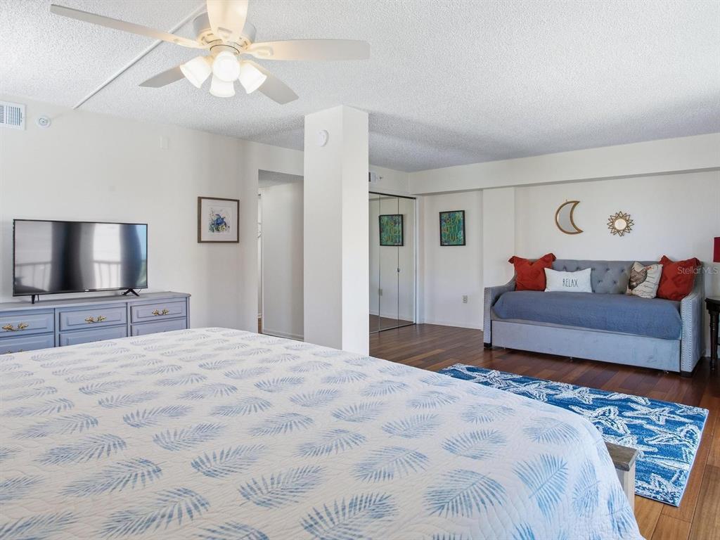 1005 Gulf Boulevard, Unit 10 Indian Rocks Beach, FL 33785 - Photo 33 of 70