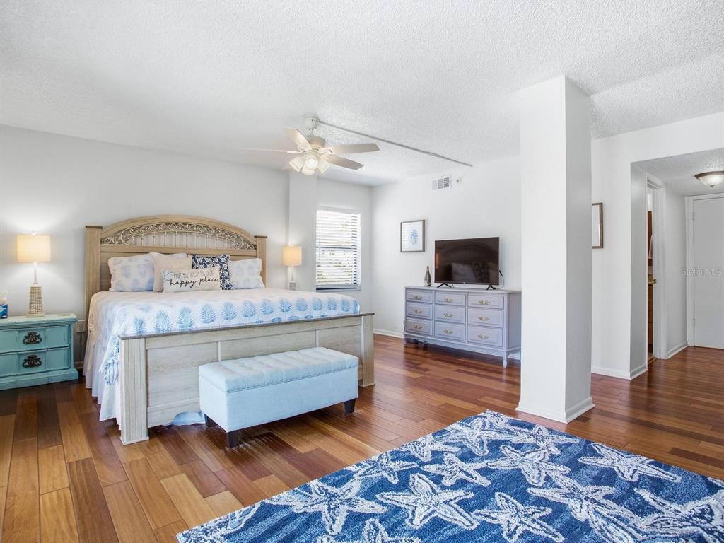 1005 Gulf Boulevard, Unit 10 Indian Rocks Beach, FL 33785 - Photo 34 of 70
