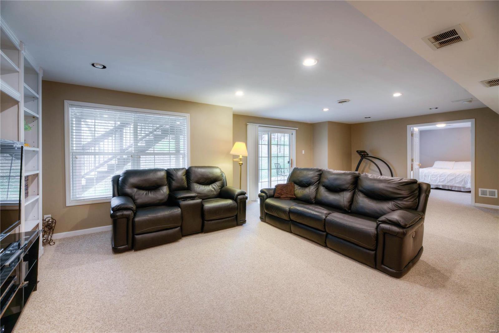 817 Castle Ridge Court Ballwin, MO 63021 - Photo 24 of 34 Gallery Image 24