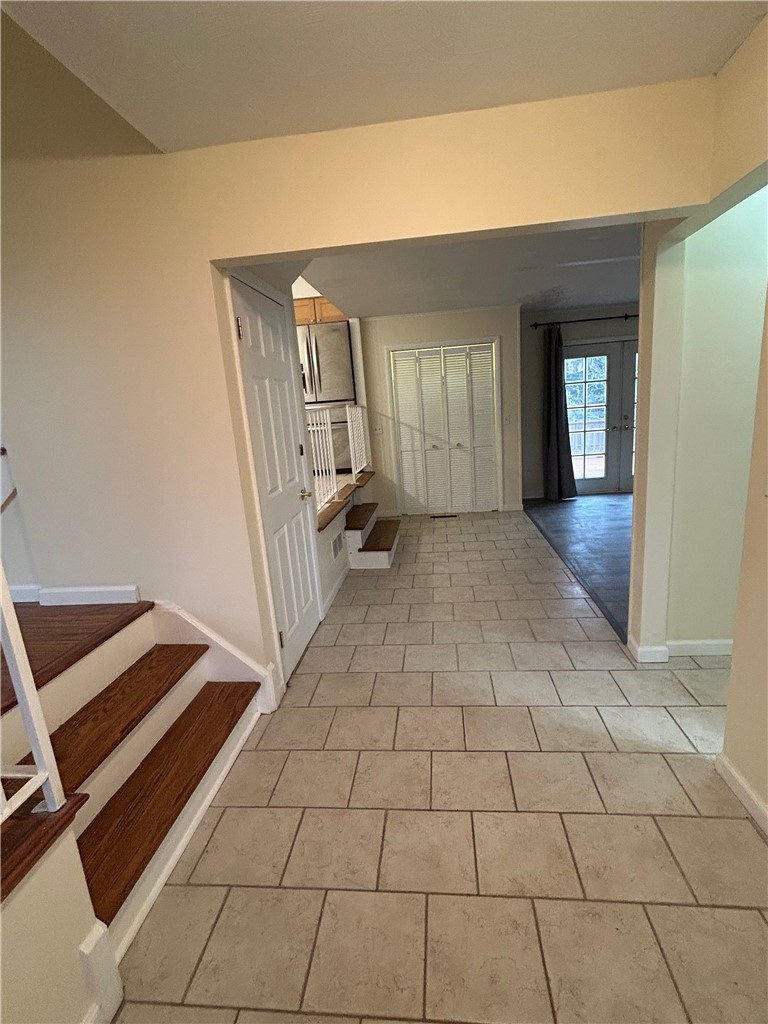 124 Granada Circle Irondequoit, NY 14609 - Photo 4 of 43