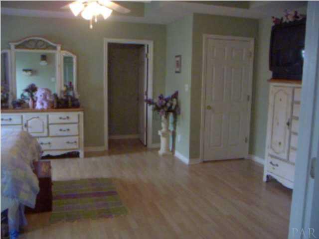 7039 Raburn Road Pensacola, FL 32526 - Photo 7 of 10 Gallery Image 7