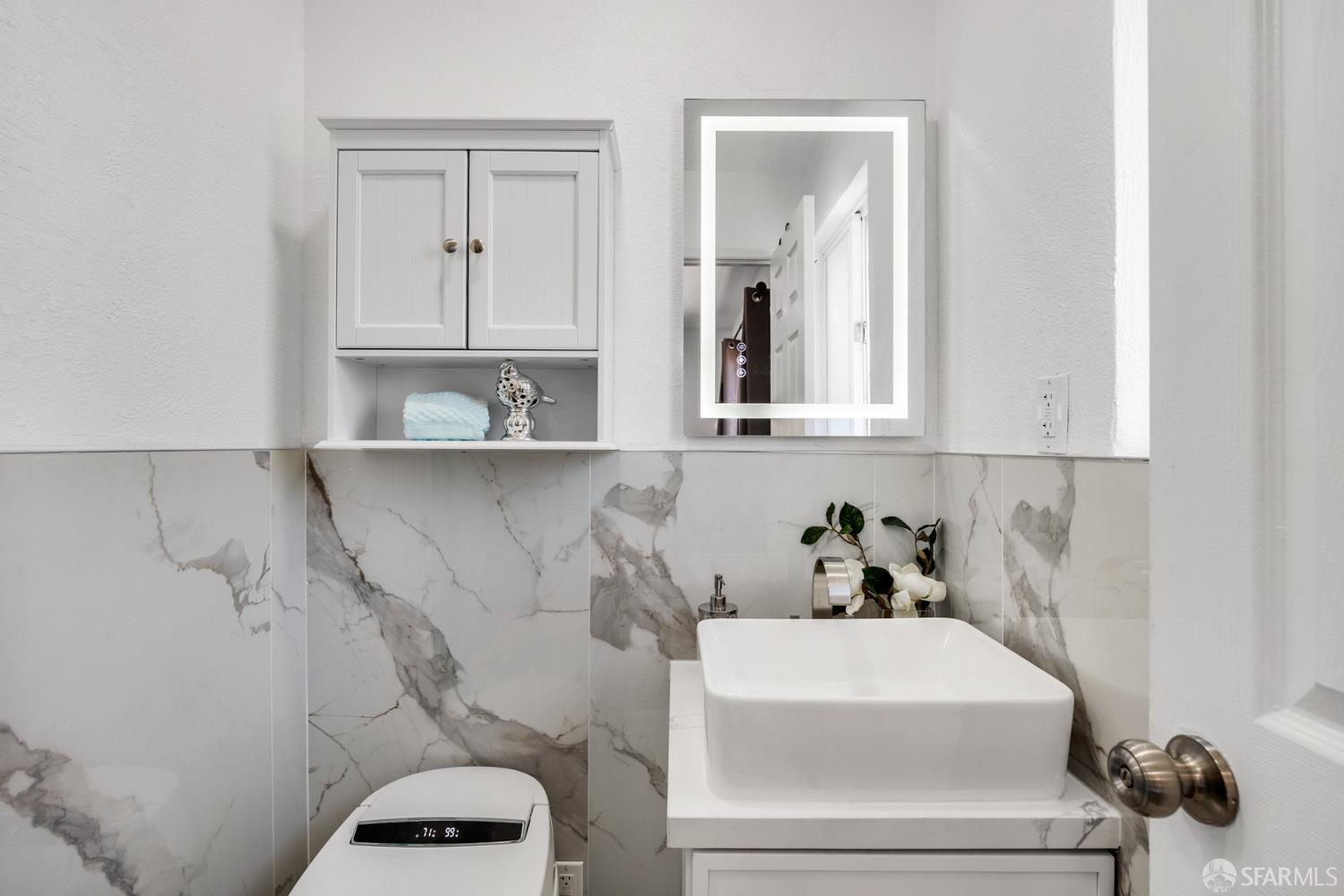 3138 Flannery Road San Pablo, CA 94806 - Photo 17 of 38 a bathroom with a bathtub