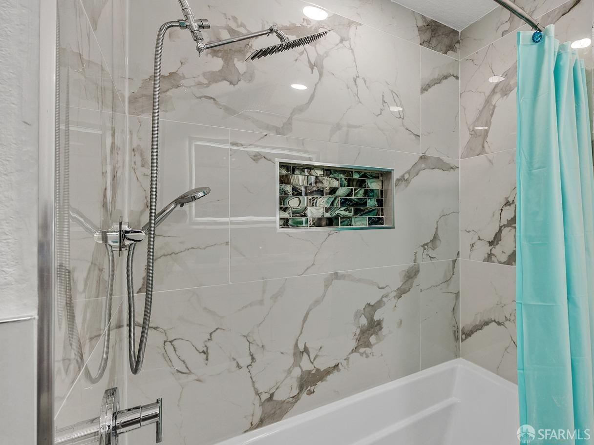 3138 Flannery Road San Pablo, CA 94806 - Photo 25 of 38 a bathroom with a shower