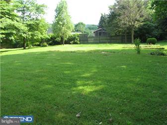 137 Conestoga Road Malvern, PA 19355 - Photo 2 of 7 Exterior Back