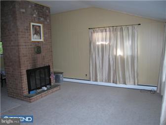 137 Conestoga Road Malvern, PA 19355 - Photo 3 of 7 Living Room