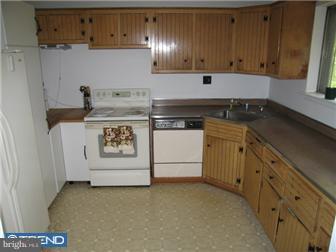 137 Conestoga Road Malvern, PA 19355 - Photo 6 of 7 Kitchen