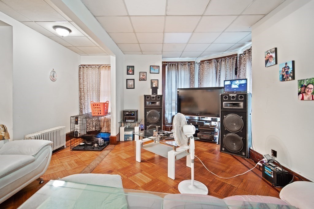 108 School Street Springfield, MA 01105 - Photo 7 of 21 Gallery Image 7