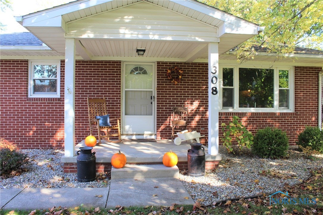 308 West Lutz Road Archbold, OH 43502 - Photo 4 of 27 Gallery Image 4