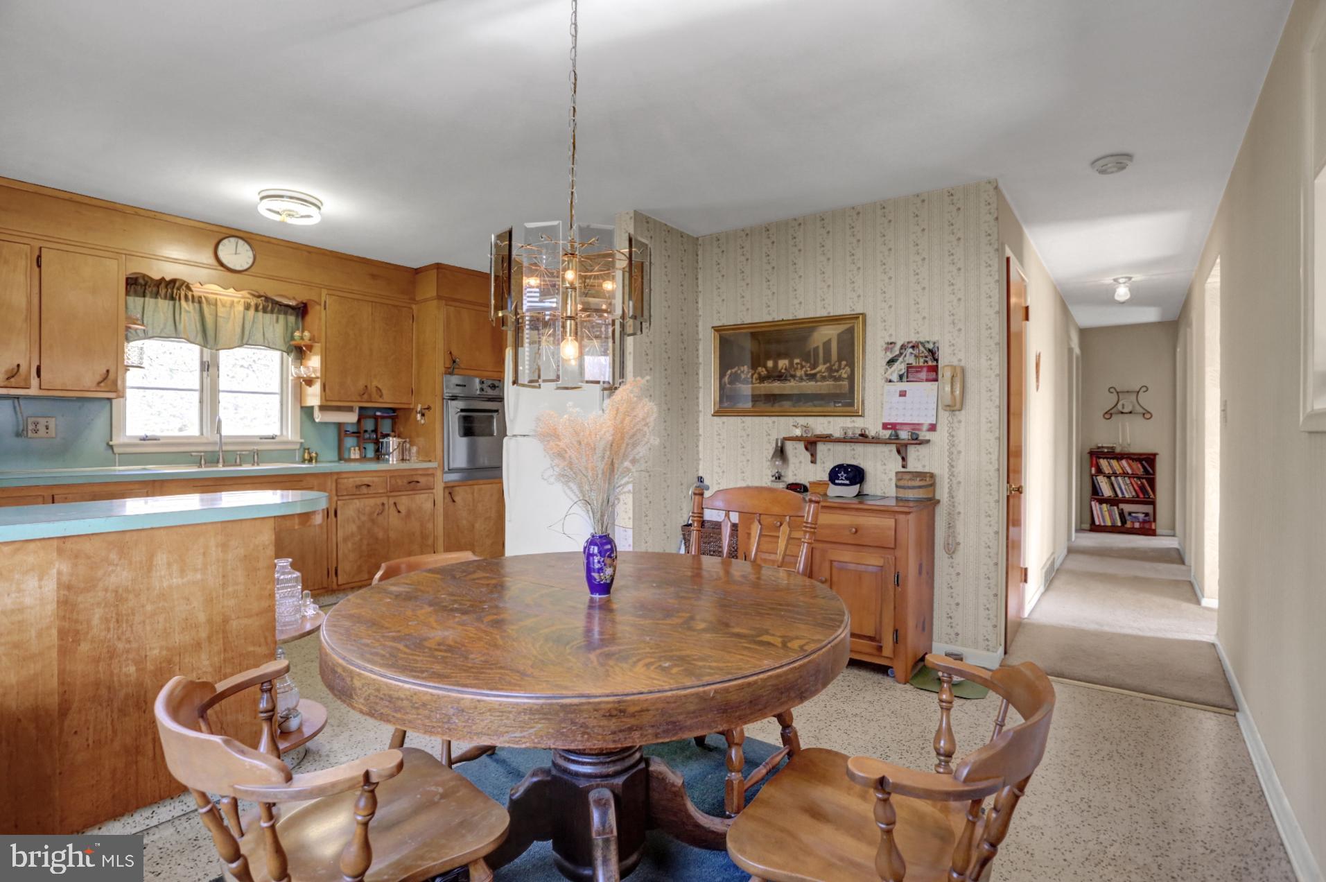 182 Golf Course Road Mohnton, PA 19540 - Photo 5 of 19 Kitchen /Breakfast Area