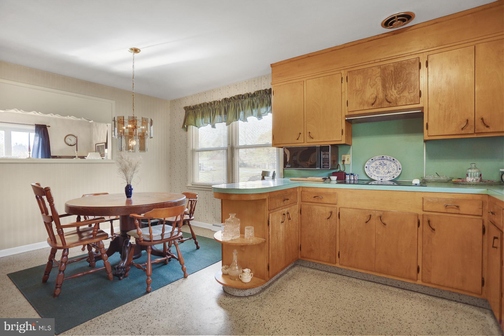 182 Golf Course Road Mohnton, PA 19540 - Photo 10 of 19 Breakfast Area