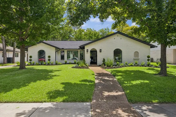 $799,000 | 115 Blue Willow Drive, Houston, TX 77042