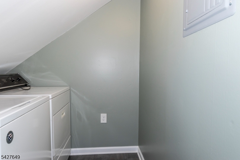 23 Gates Avenue Summit, NJ 07901 - Photo 3 of 9