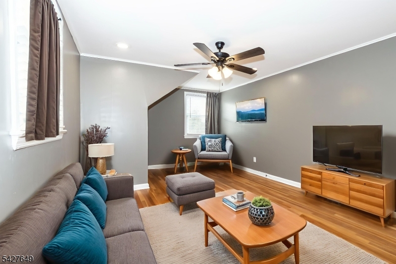23 Gates Avenue Summit, NJ 07901 - Photo 4 of 9