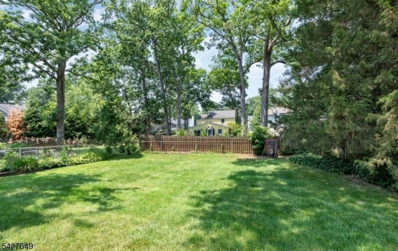 23 Gates Avenue Summit, NJ 07901 - Photo 8 of 9