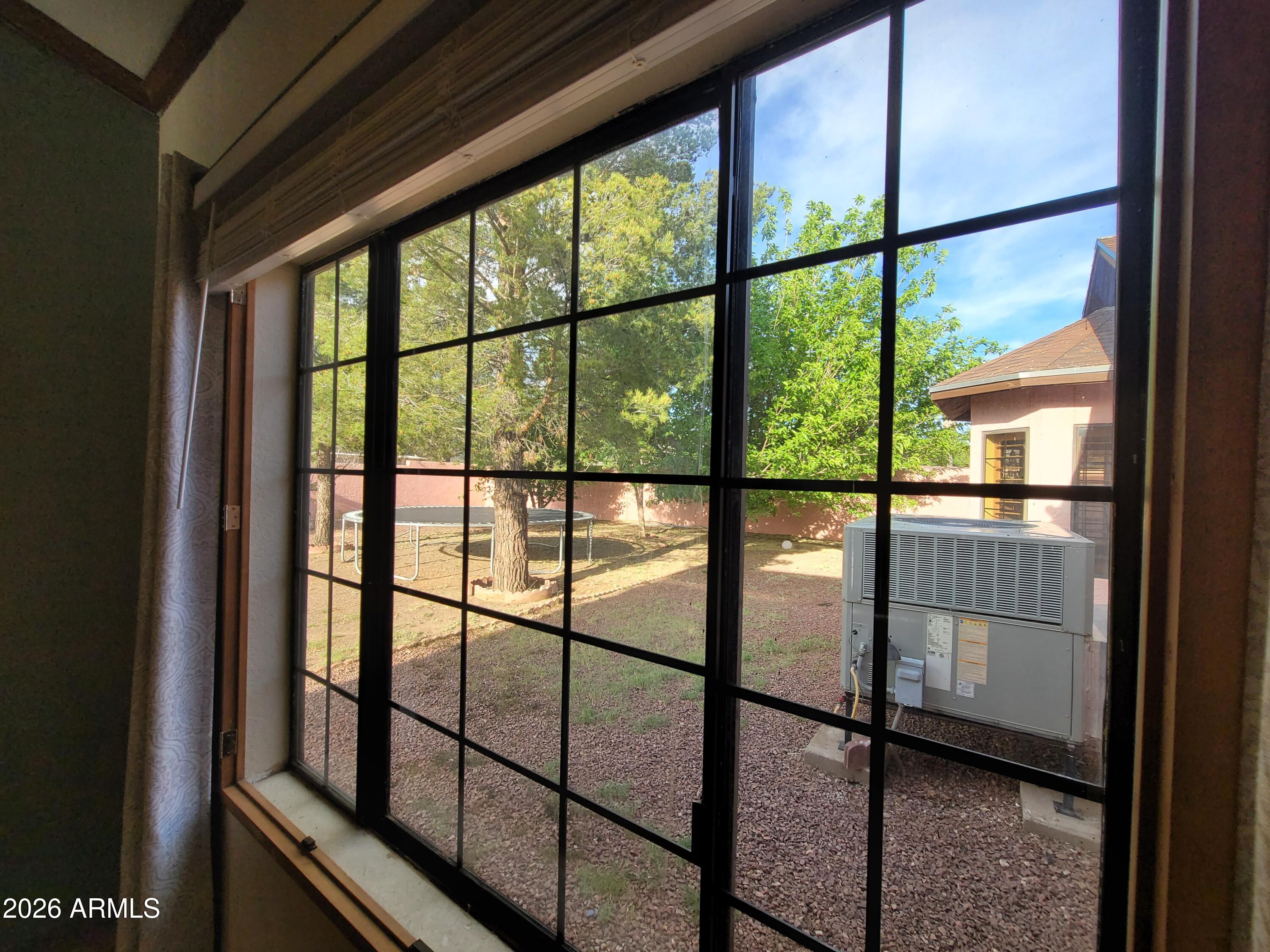 3010 11th Street Douglas, AZ 85607 - Photo 32 of 48 20living room backyard 02