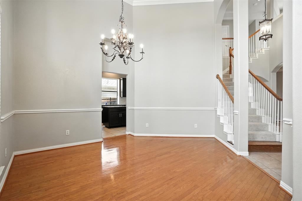 8220 Holliday Road Lantana, TX 76226 - Photo 7 of 40 Dining area