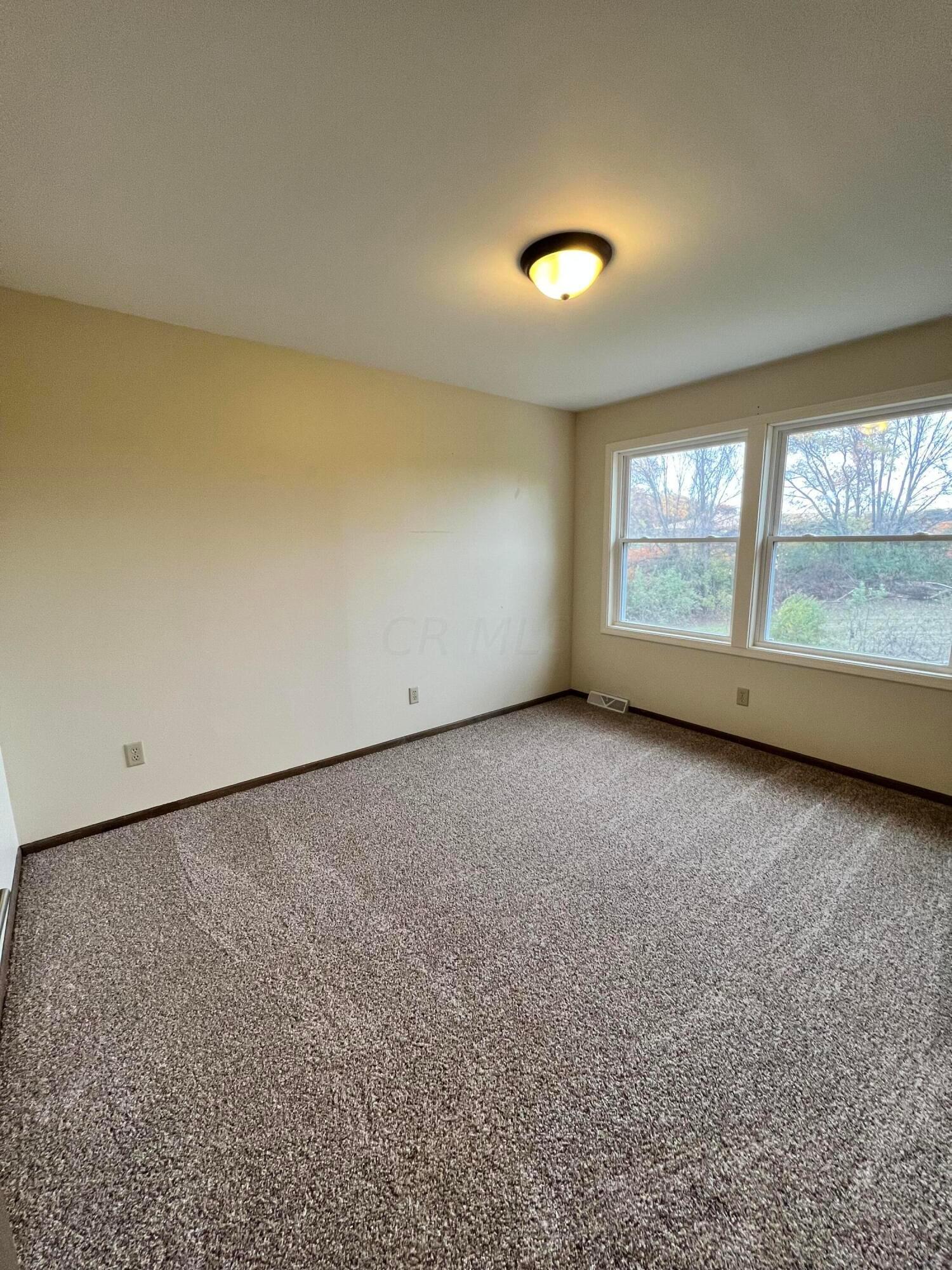 4386 Pickerington Road Carroll, OH 43112 - Photo 13 of 32 First Floor En-suite