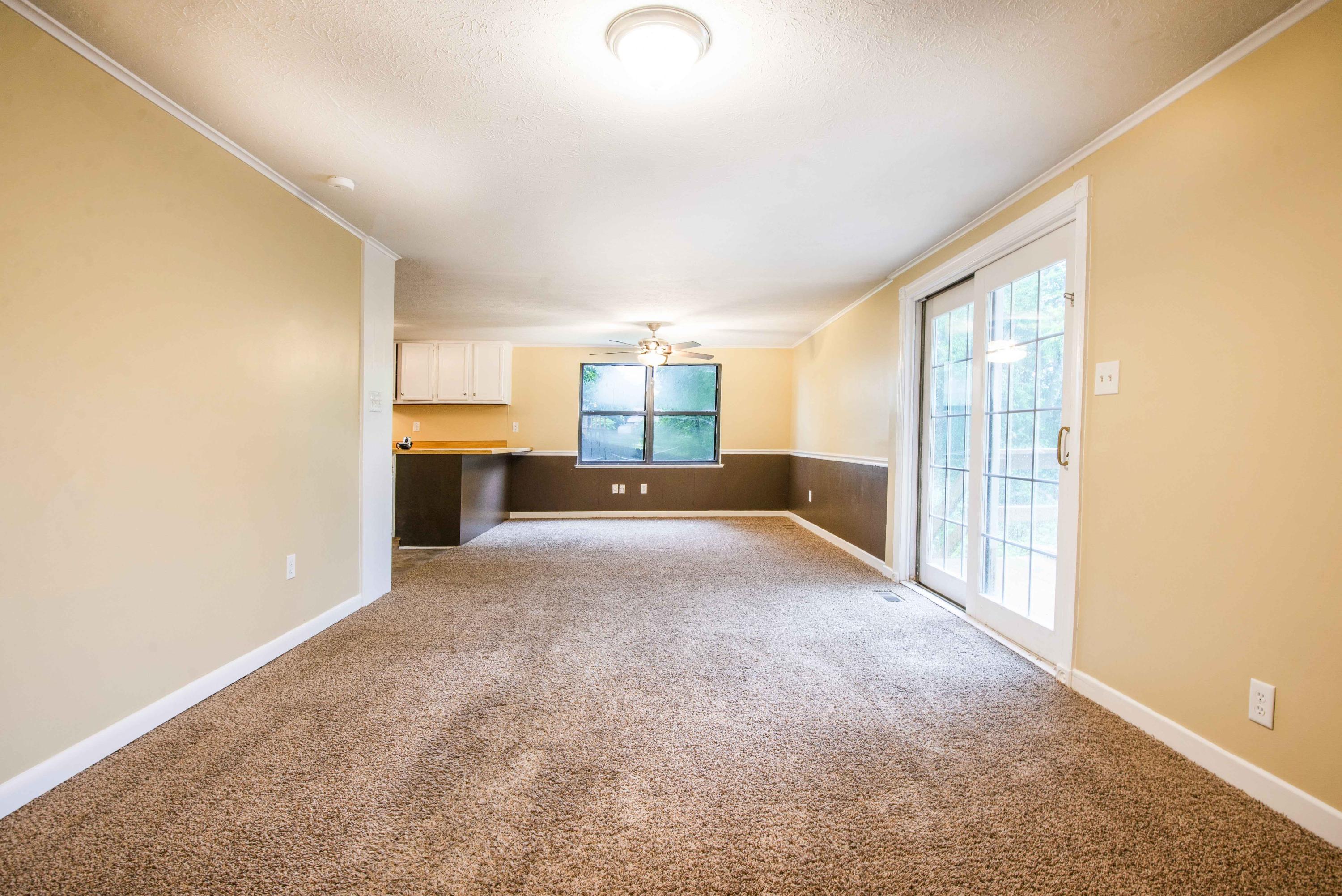 419 Beets Street Clinton, TN 37716 - Photo 14 of 33 Living_1