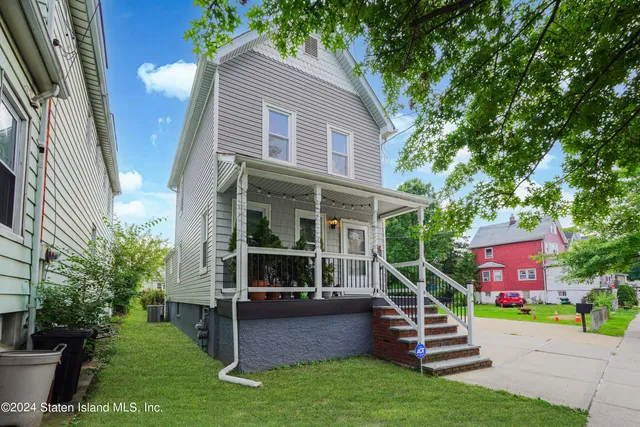 $599,000 | 28 Hooker Place | Port Richmond