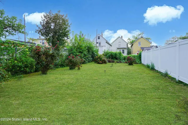 $599,000 | 28 Hooker Place | Port Richmond