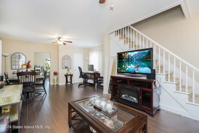 $599,000 | 28 Hooker Place | Port Richmond