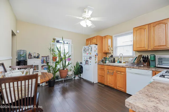 $599,000 | 28 Hooker Place | Port Richmond