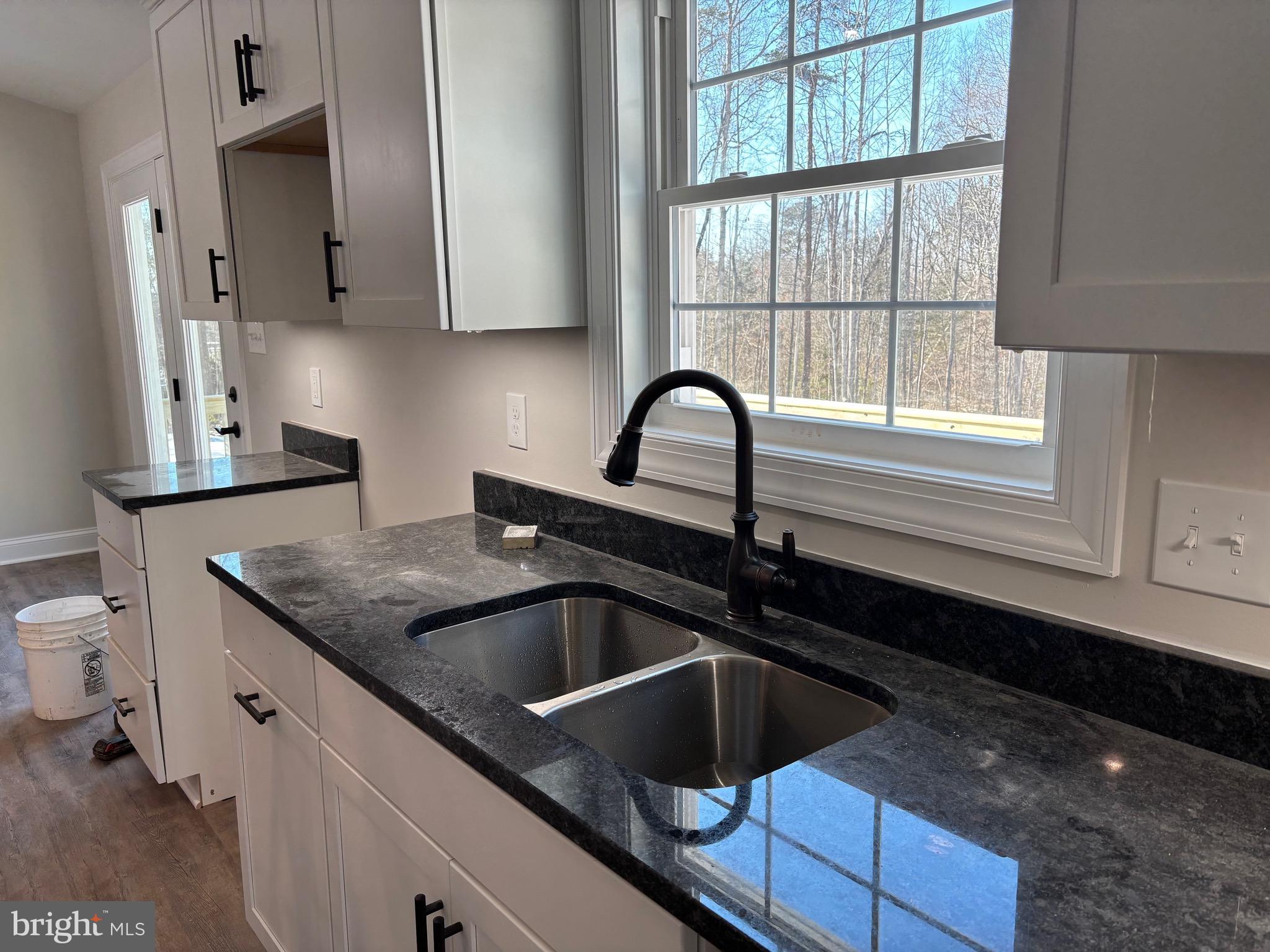 12260 Tower Road Unionville, VA 22567 - Photo 3 of 12 Granite countertops - Frigidaire Gallery appliance