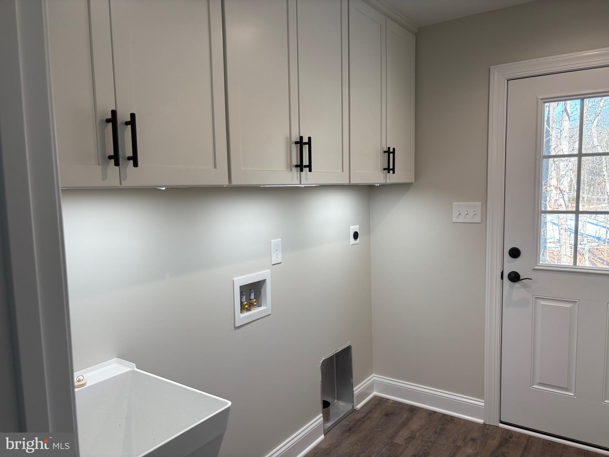 12260 Tower Road Unionville, VA 22567 - Photo 5 of 12 Laundry Room with cabinets & undercab lights