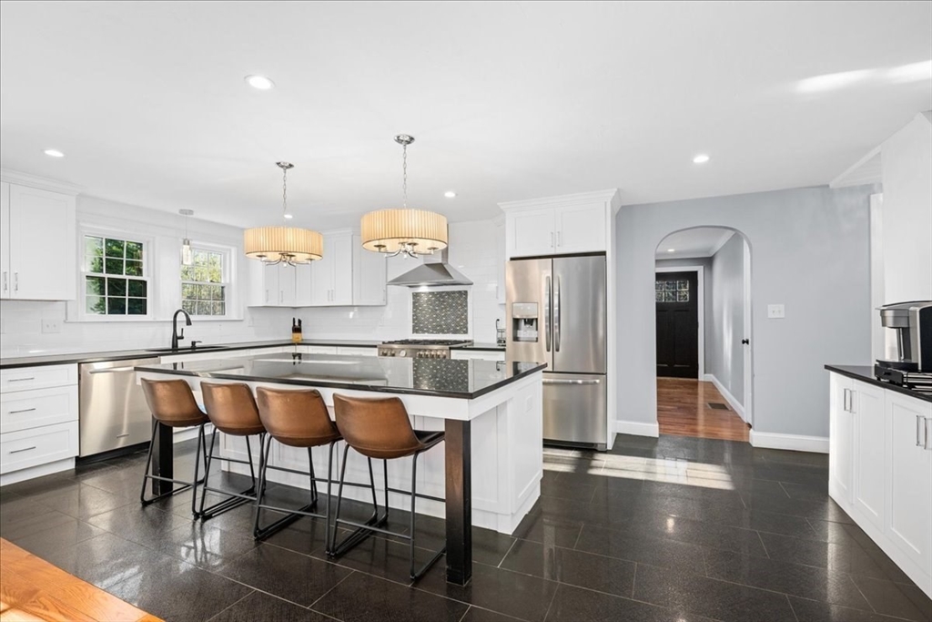 299 Spring Street Shrewsbury, MA 01545 - Photo 5 of 42 Gallery Image 5