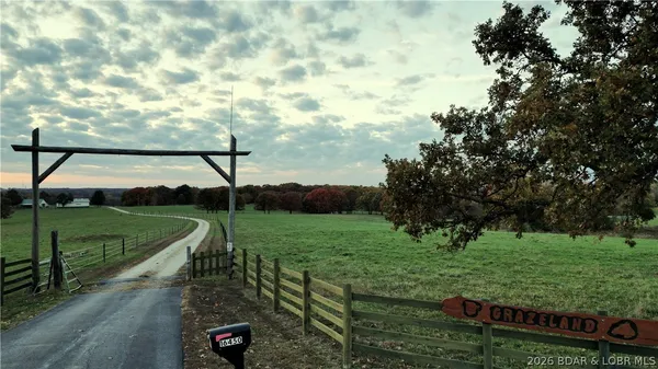 $2,300,000 | 16450 Hwy Yy, Versailles, MO 65084