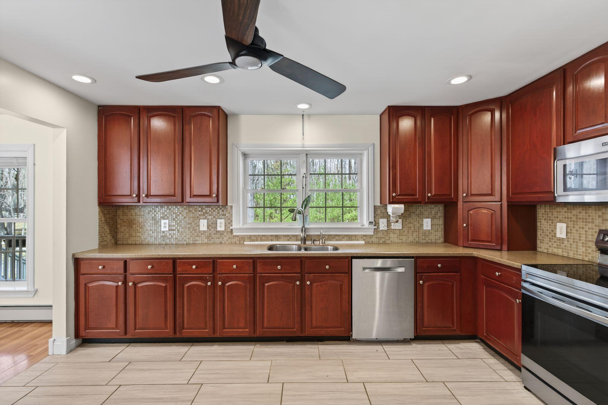 10 Wildberry Lane Saco, ME 04072 - Photo 27 of 95 Kitchen