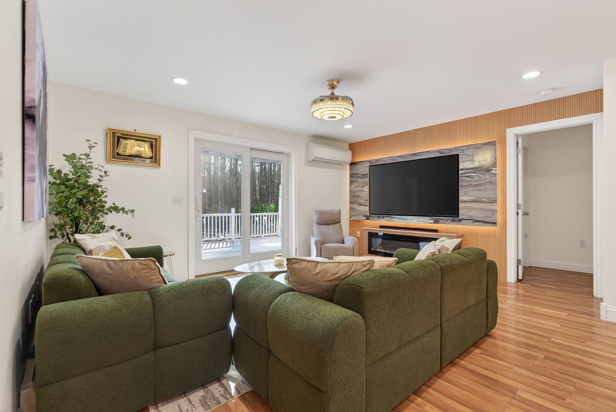 10 Wildberry Lane Saco, ME 04072 - Photo 44 of 95 Living Room